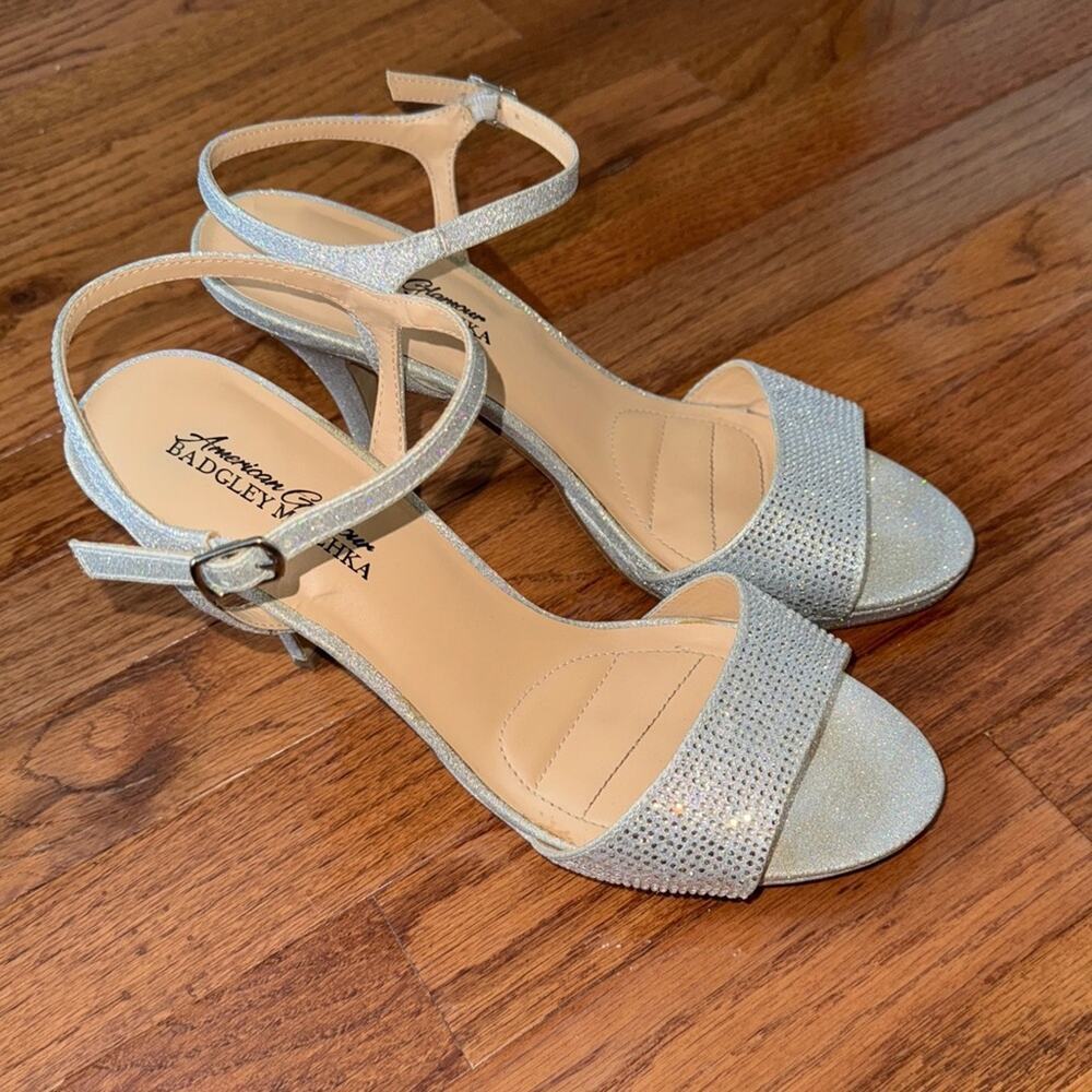 Badgley Mischka Stiletto Silver Shimmer Rhinestone Heels Shoes 9W
